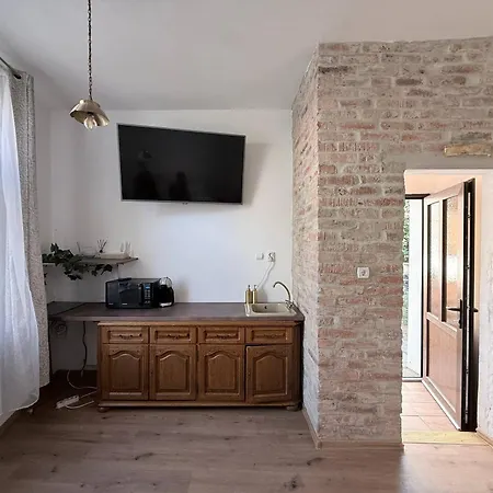 Cozy Near Platinia And Park
